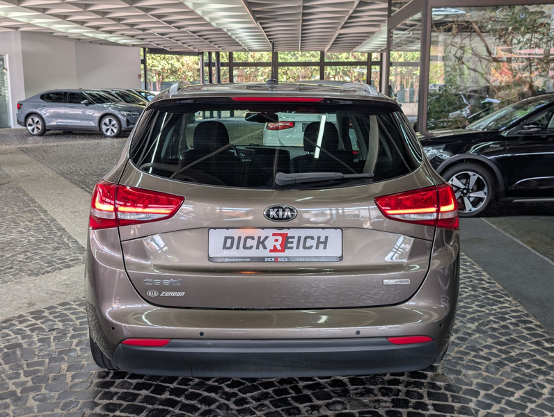 Kia Ceed / cee'd Dream Team 1.6 GDI KAM SHZ XENON NA — photo 7