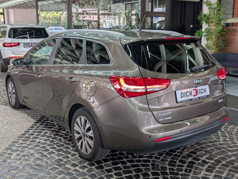 Kia Ceed / cee'd Dream Team 1.6 GDI KAM SHZ XENON NA — photo 6