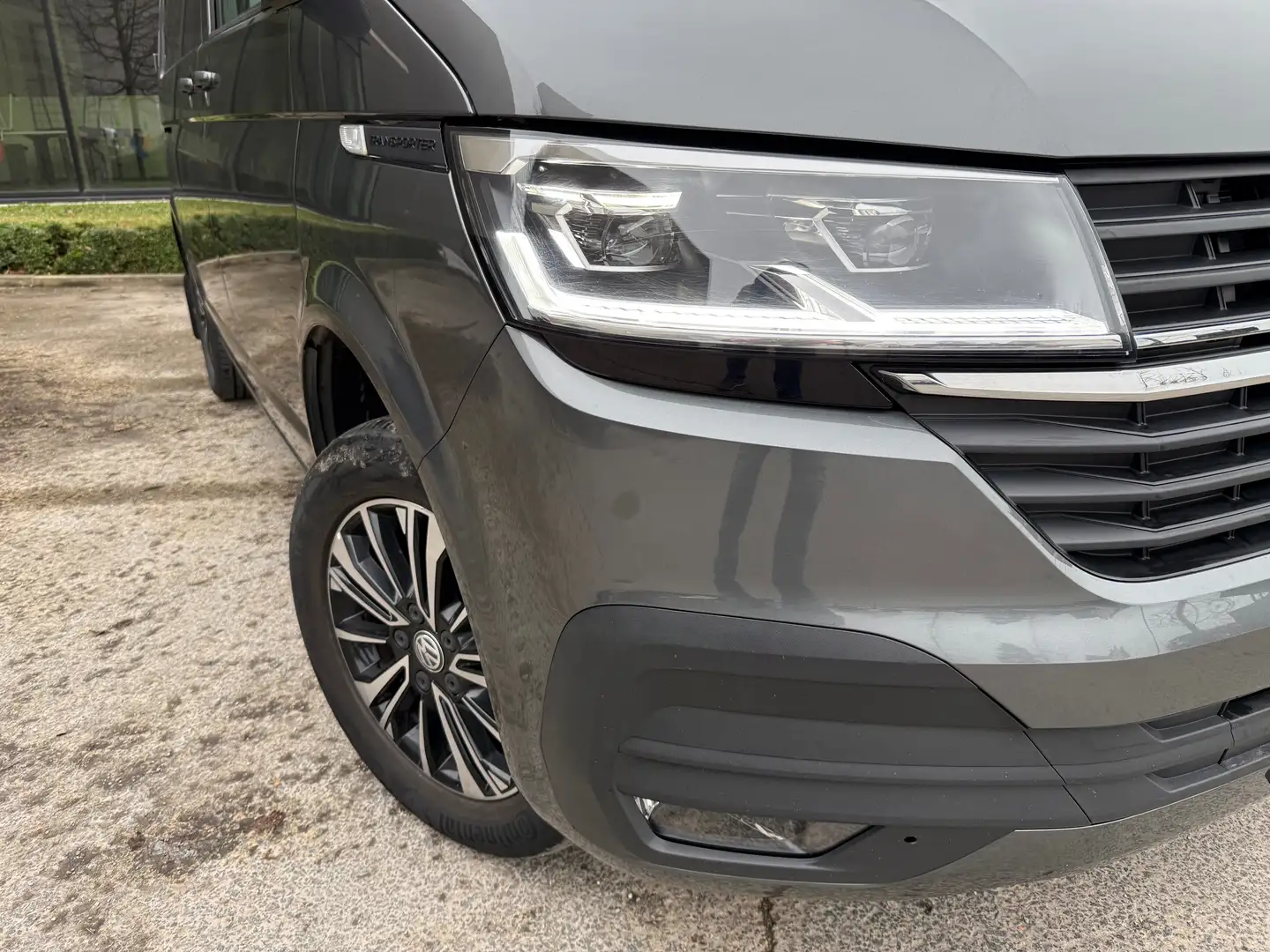Volkswagen T6.1 Transporter 2.0 TDi DSG / ÉDITION / 1er MAIN / 35.000km Grijs - 2
