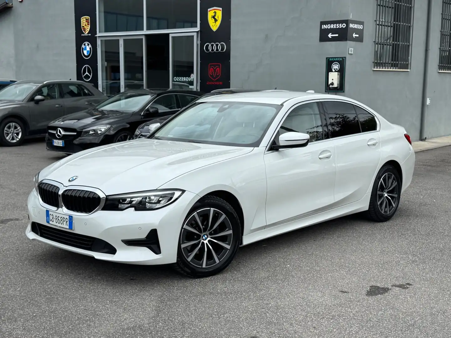 BMW 318 318d Touring Business Advantage aut. Bianco - 1