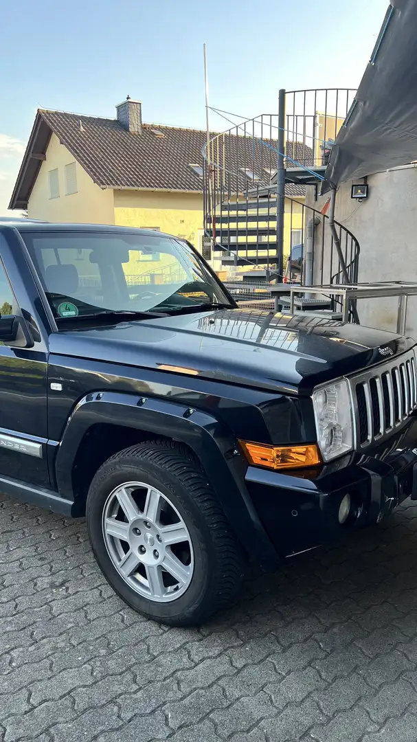 Jeep Commander 5.7 V8 HEMI Automatik Overland Zwart - 2