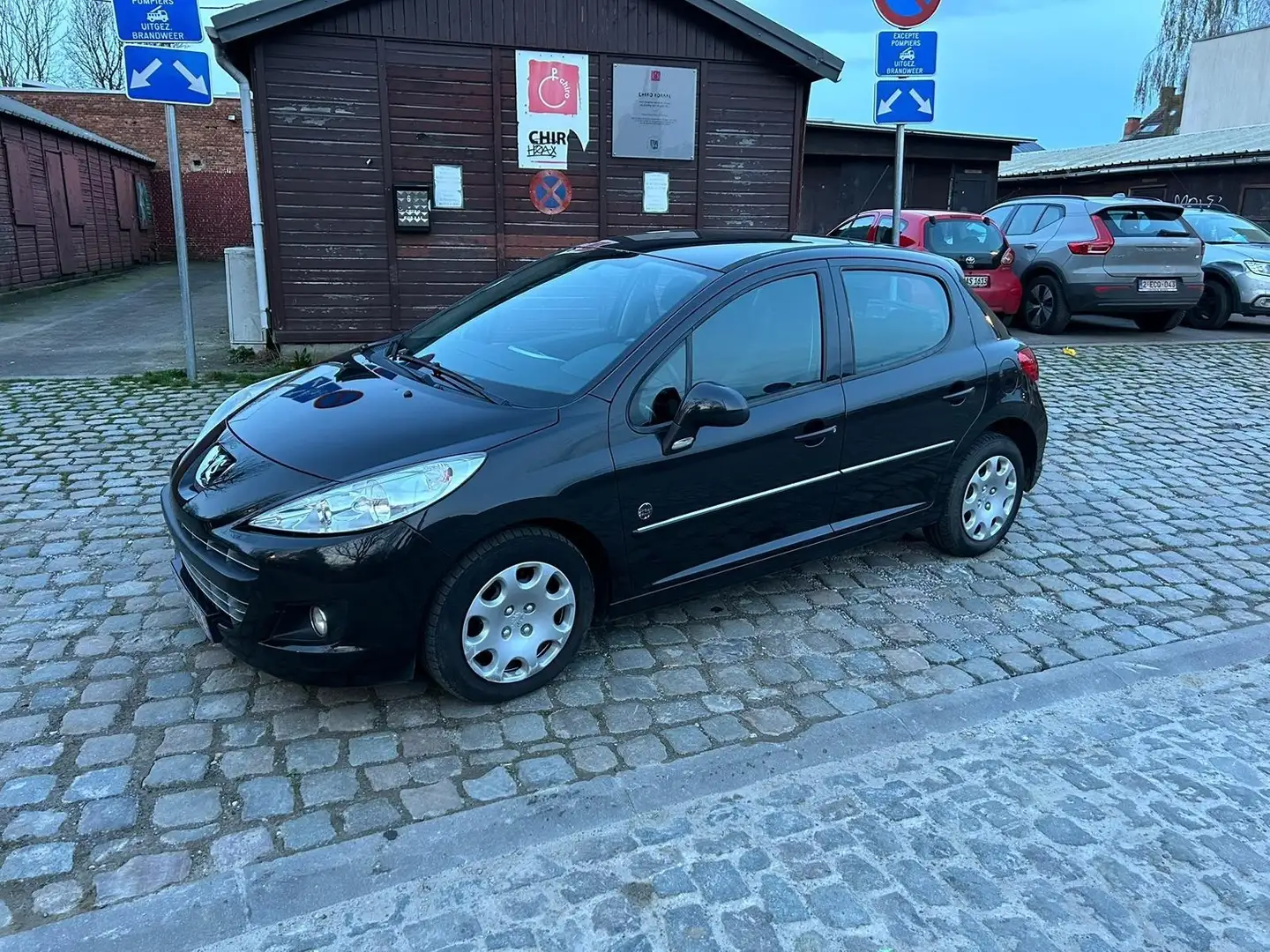 Peugeot 207 1.4i Urban Move-2012-150.000km-impeccable Noir - 2