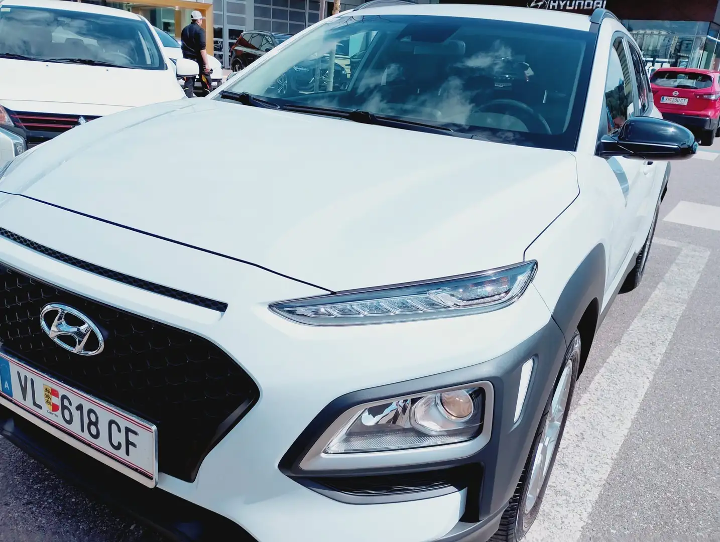 Hyundai KONA 120PS TGDi COMFORT Weiß - 2