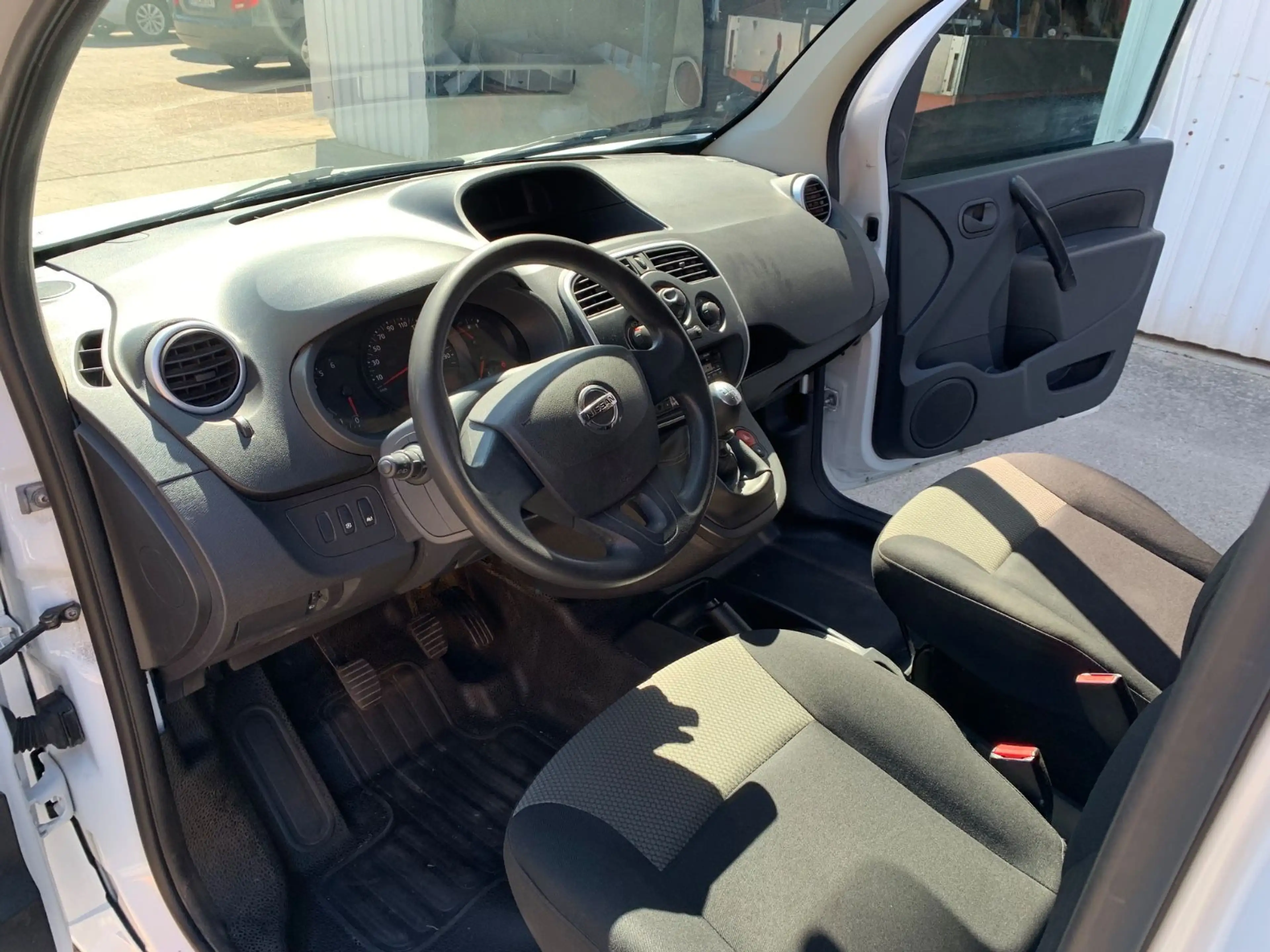Nissan NV250 Kastenwagen L1H1 2,0t Pro **Klima** — photo 15