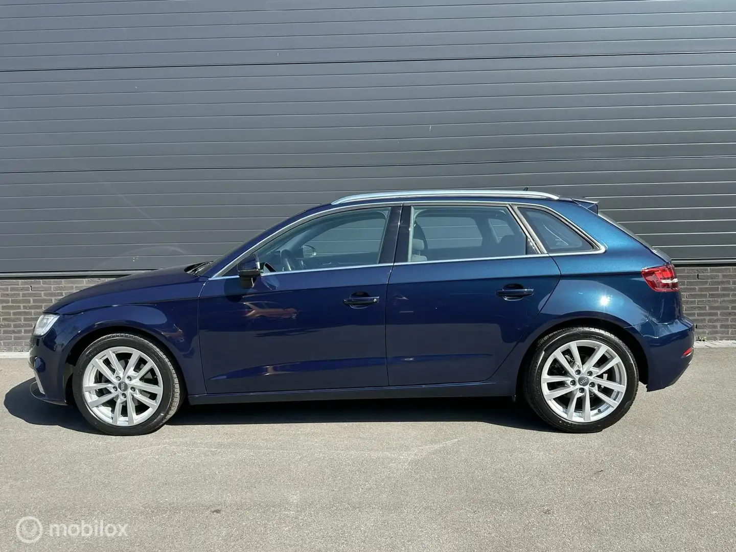 Audi A3 Sportback 1.0 TFSI Sport CLIMA*NAV*PDC*STOELVERW*E Blauw - 2