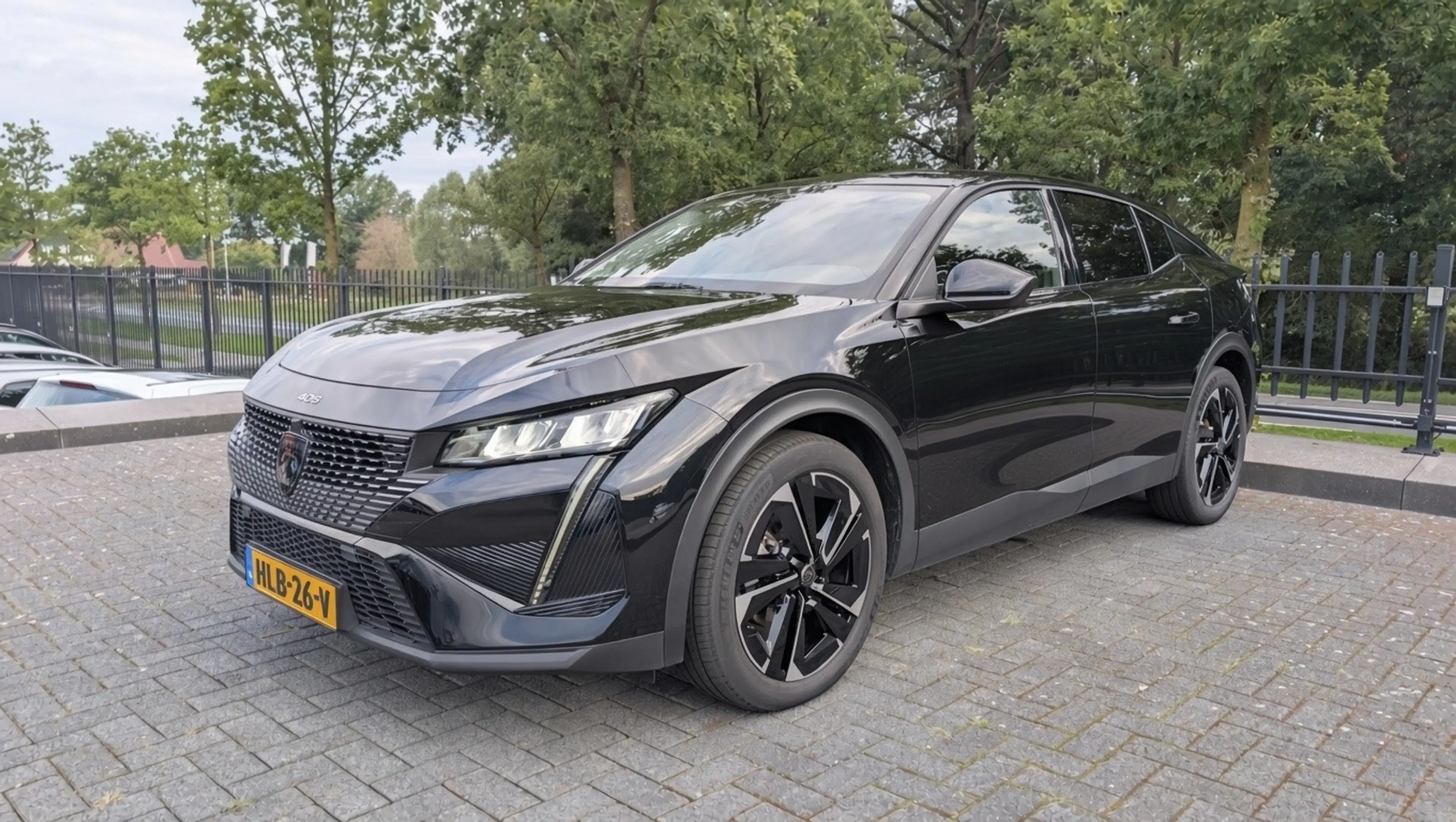 Peugeot 408 1.2 Hybrid 145 e-DCS6 Allure | Navi | Camera | PDC
