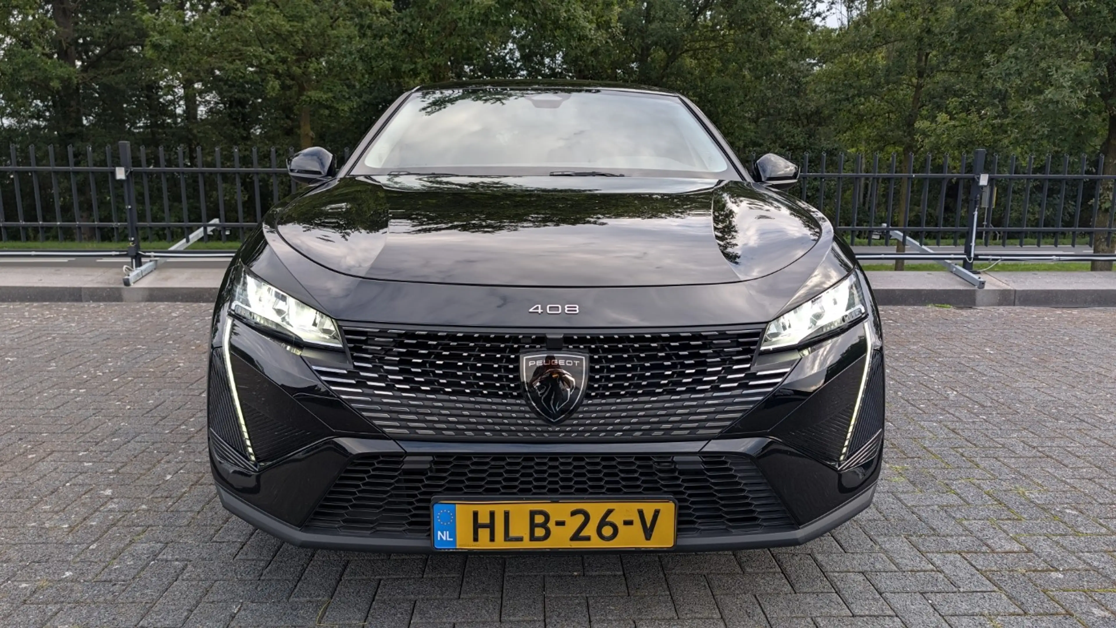 Peugeot 408 1.2 Hybrid 145 e-DCS6 Allure | Navi | Camera | PDC — photo 9