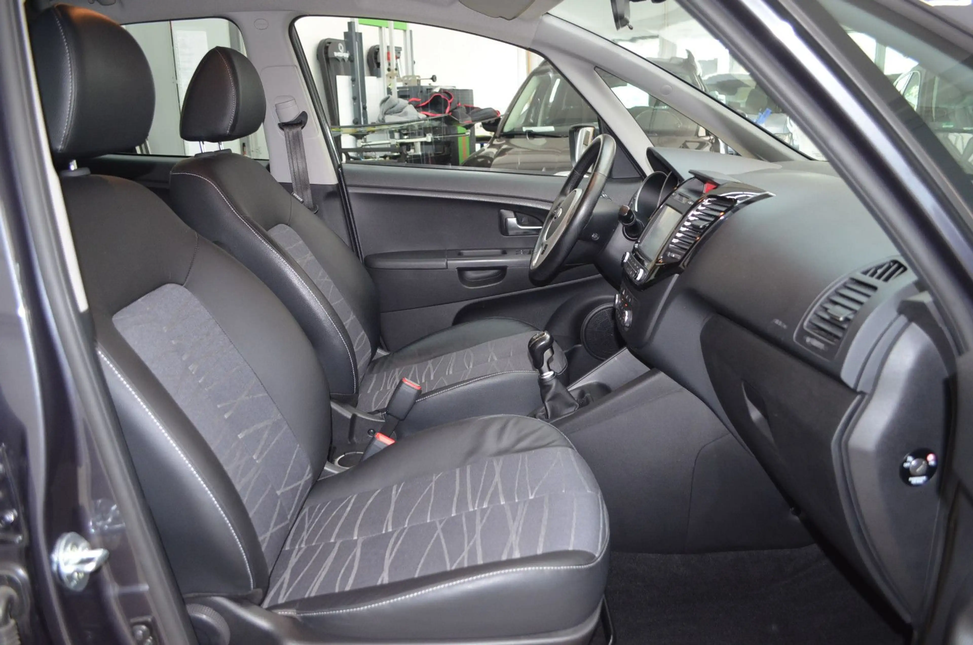 Kia Venga Dream Team 1.4 ~ Leder~Navi~Cam~Keyless — photo 14
