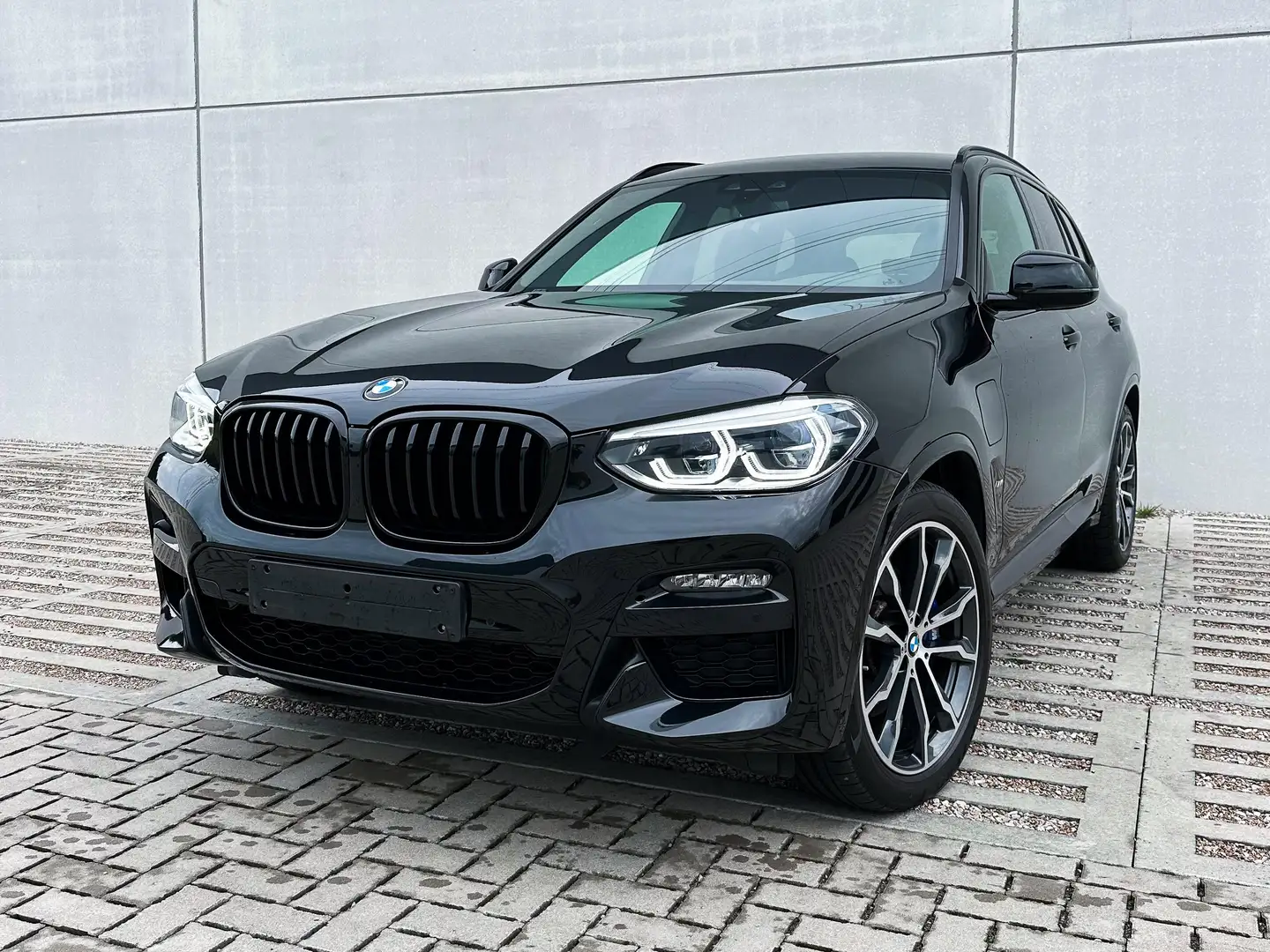 BMW X3 xDrive30e Aut. M-Sport | Zetelverwarm | 360 sensor Zwart - 1