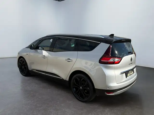 Renault Grand Scenic view 4
