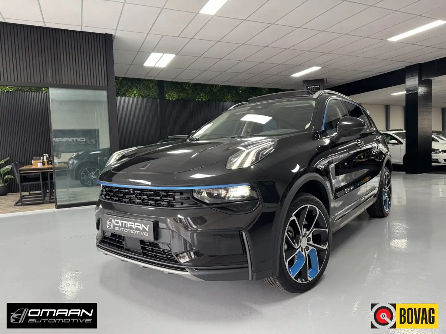 Lynk & Co 1 1.5 PANO 360 261PK BTW VOL! Zwart - 1