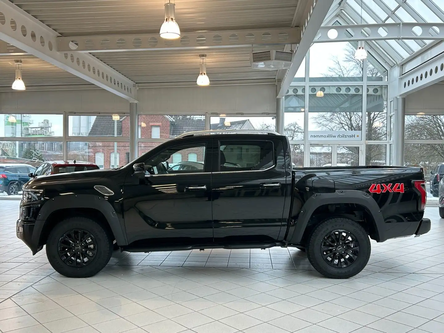 Foton 4 Ultra 2.0 4WD Panorama ACC Keyless Carplay Schwarz - 2