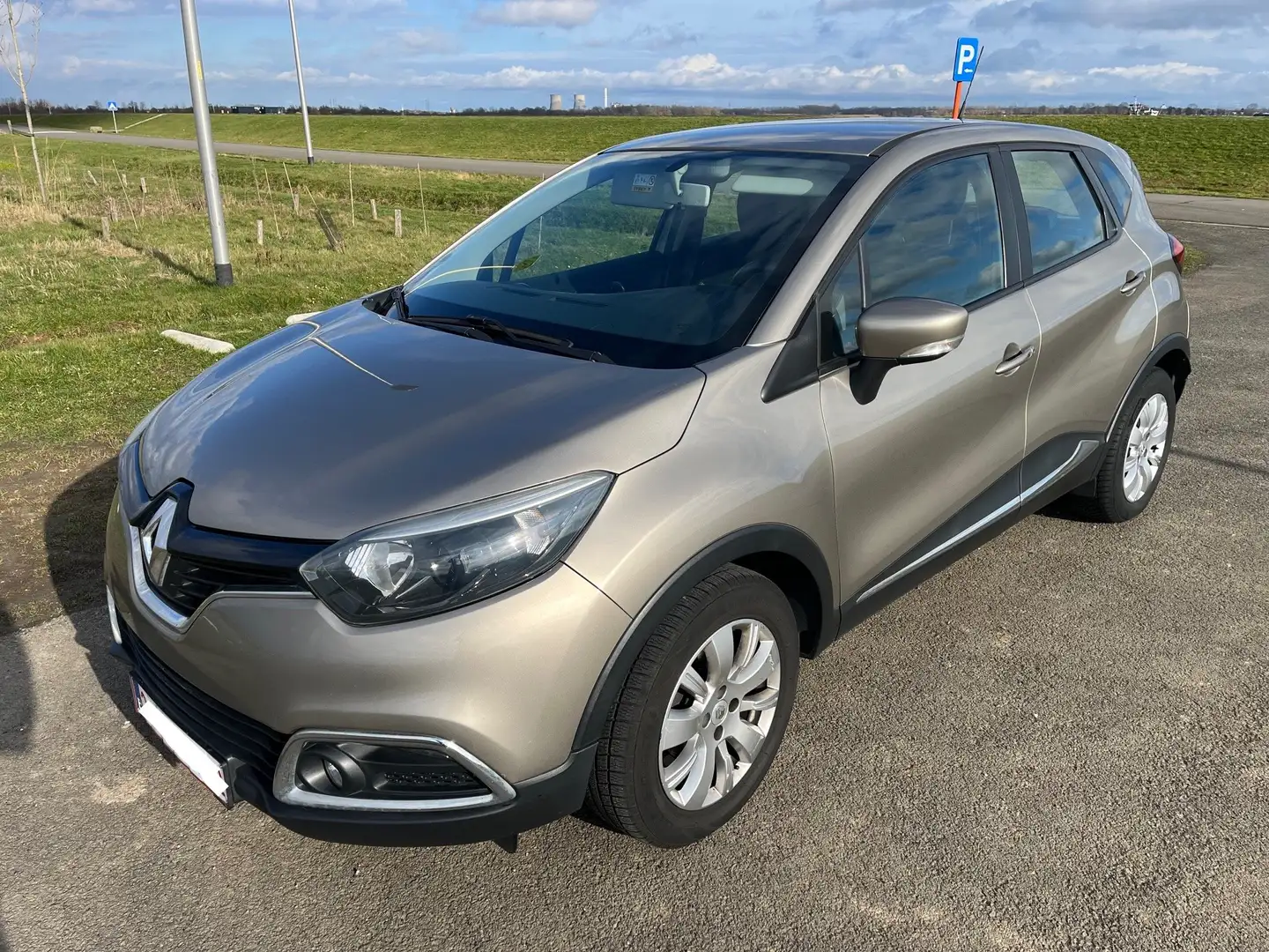 Renault Captur TCE 0.9 benzine Zilver - 1