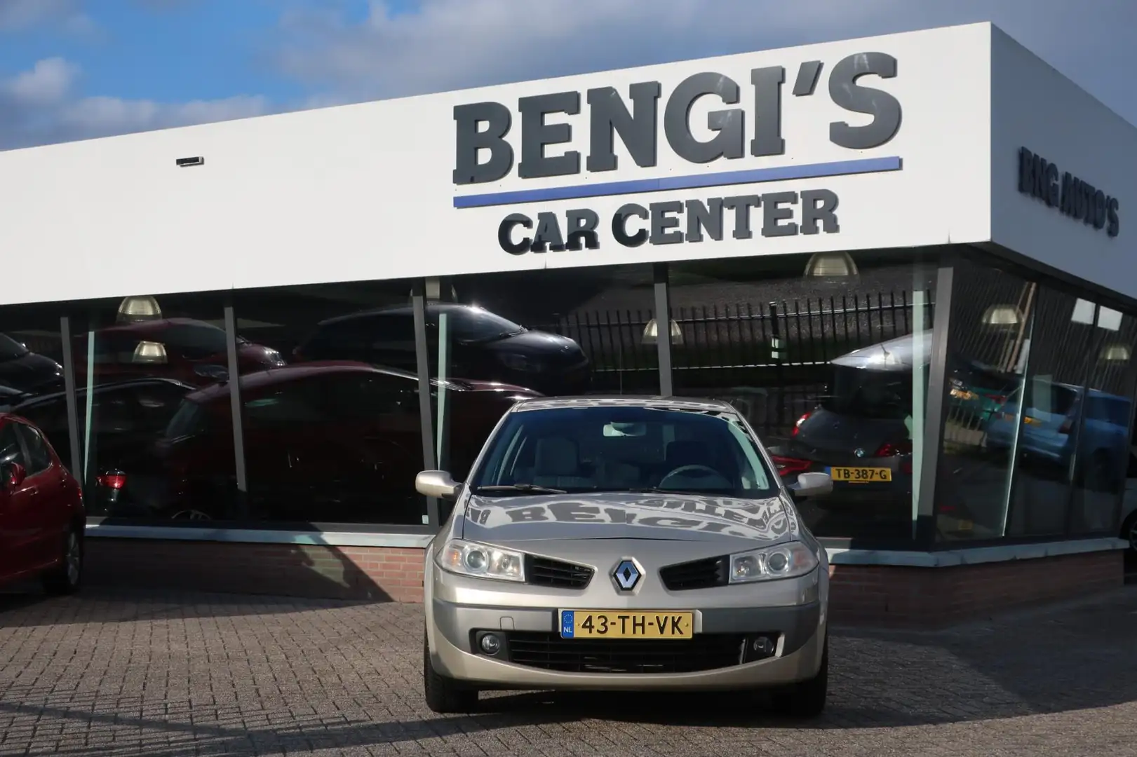 Renault Megane 1.6-16V Expression CLIMA_CRUIS_JAAR APK. Beige - 2