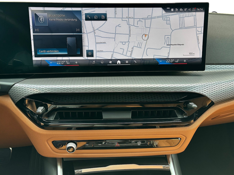 BMW 330 e xDrive Touring M Sportpaket Innovationspaket AHK — photo 7