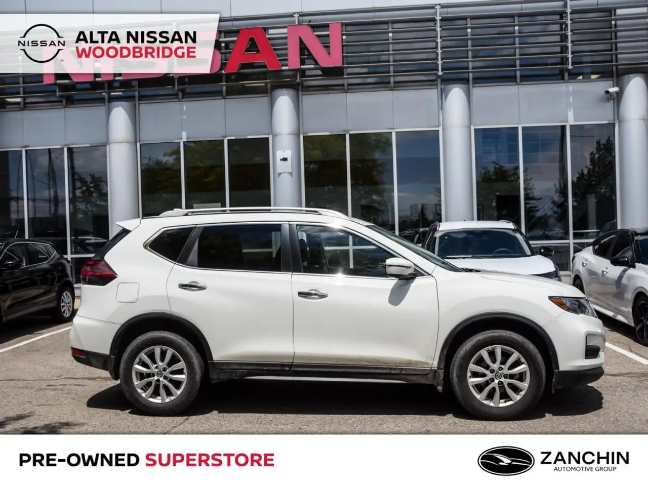 Nissan Rogue снимка Nissan Rogue