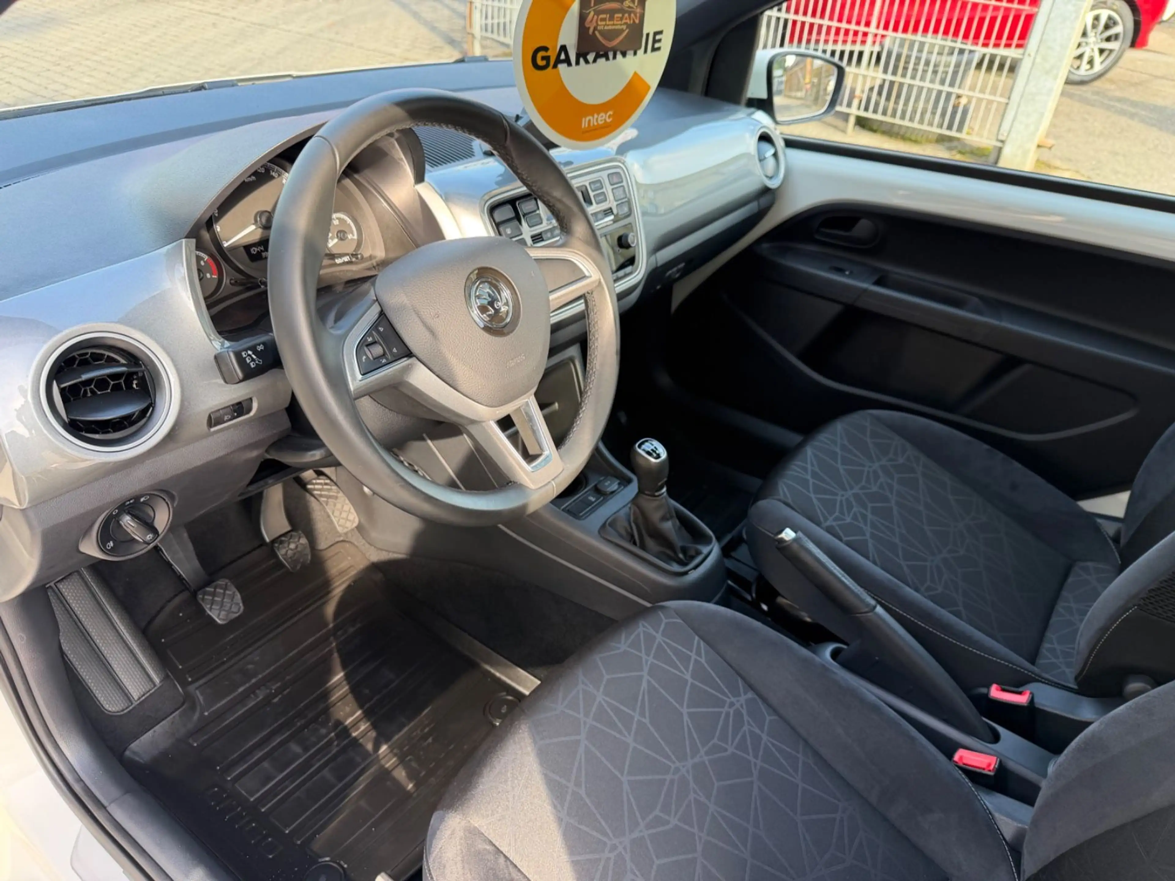 Skoda Citigo CLEVER Panorma TÜV/Service Neu Garantie — photo 10