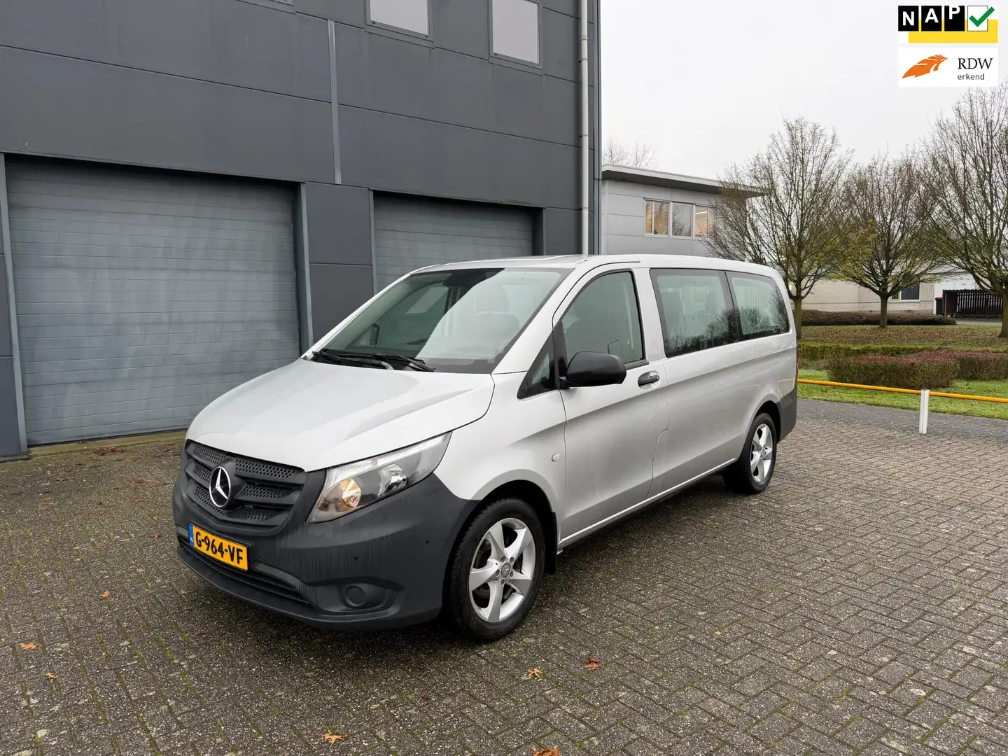 Mercedes-Benz Vito Tourer 114 CDI Select Lang 7p Airco 2019 Grau - 1