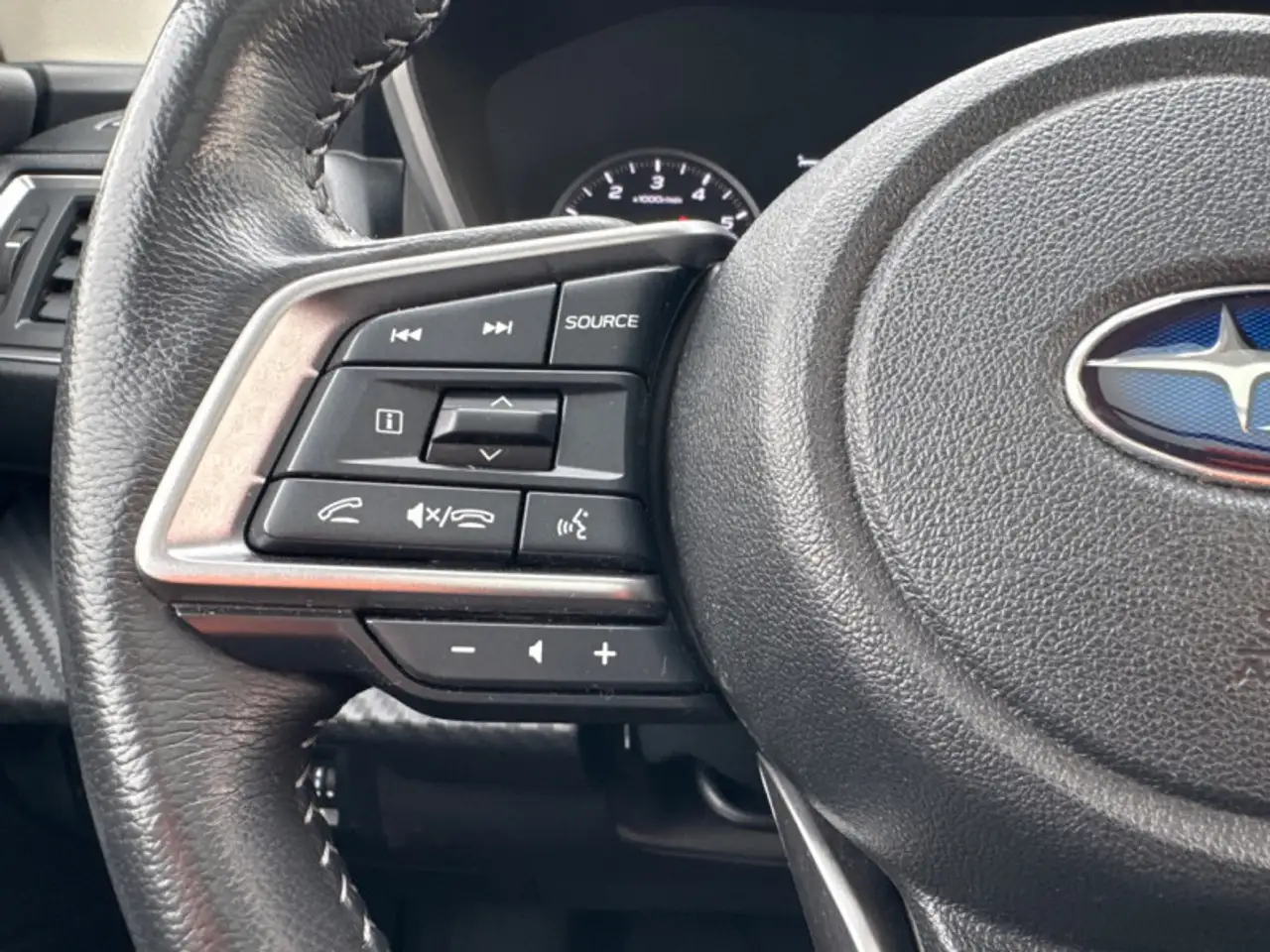 Subaru Ascent photo Subaru Ascent