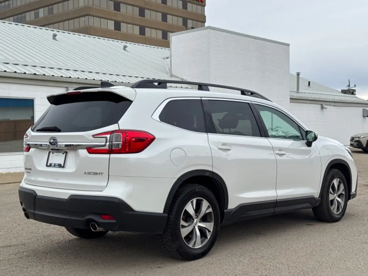 Subaru Ascent photo Subaru Ascent