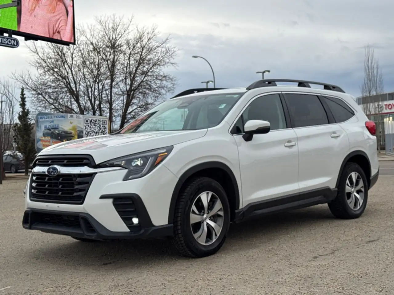 Subaru Ascent photo Subaru Ascent