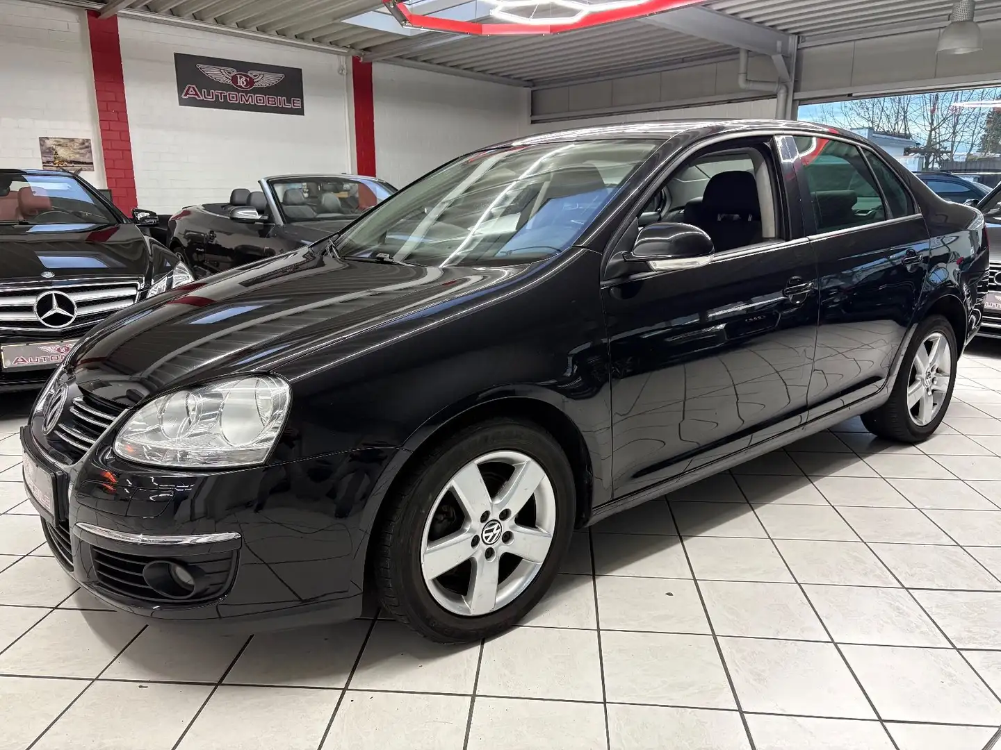 Volkswagen Jetta V United 1.4 TSI NAVI PDC SHZ Schwarz - 1