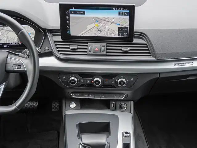 Audi Q5 view 12