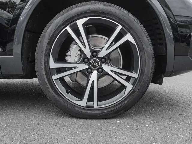 Audi Q5 view 7