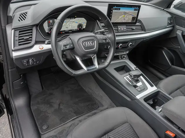 Audi Q5 view 9
