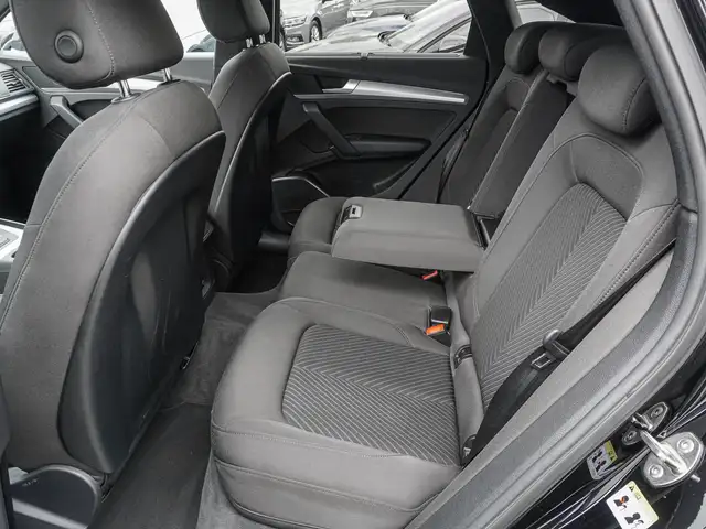 Audi Q5 view 15