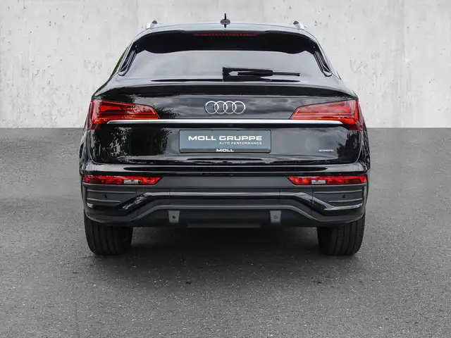 Audi Q5 view 6
