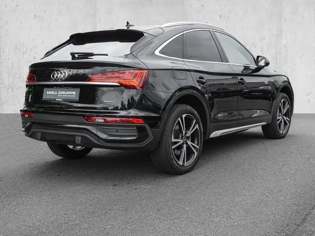 Audi Q5 view 4