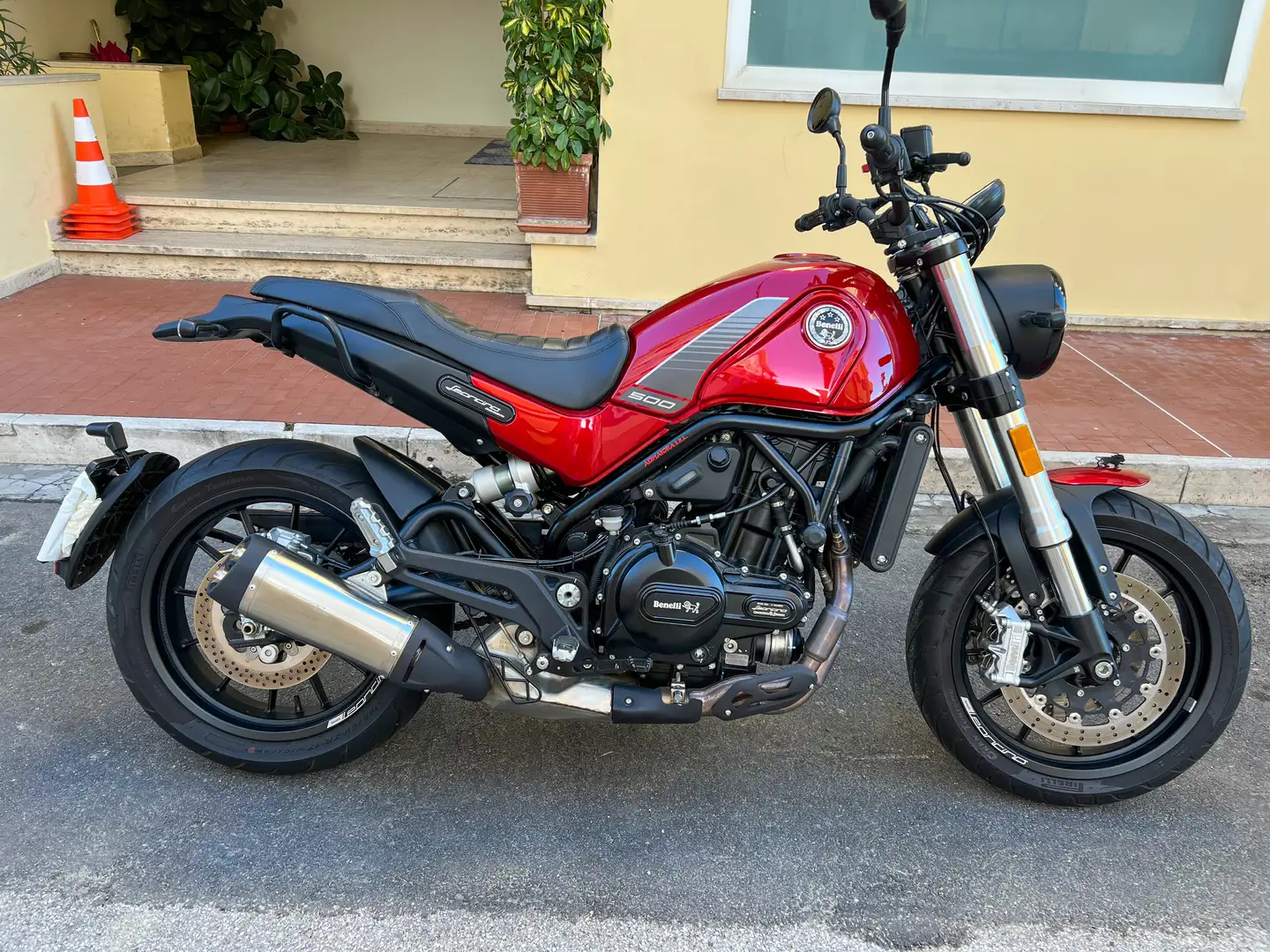 Benelli Leoncino 500 cc stradale Rosso - 1