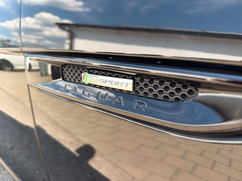 Jaguar XF Sportbrake R-Sport AWD KAMERA/MERIDIAN/XENON — photo 11