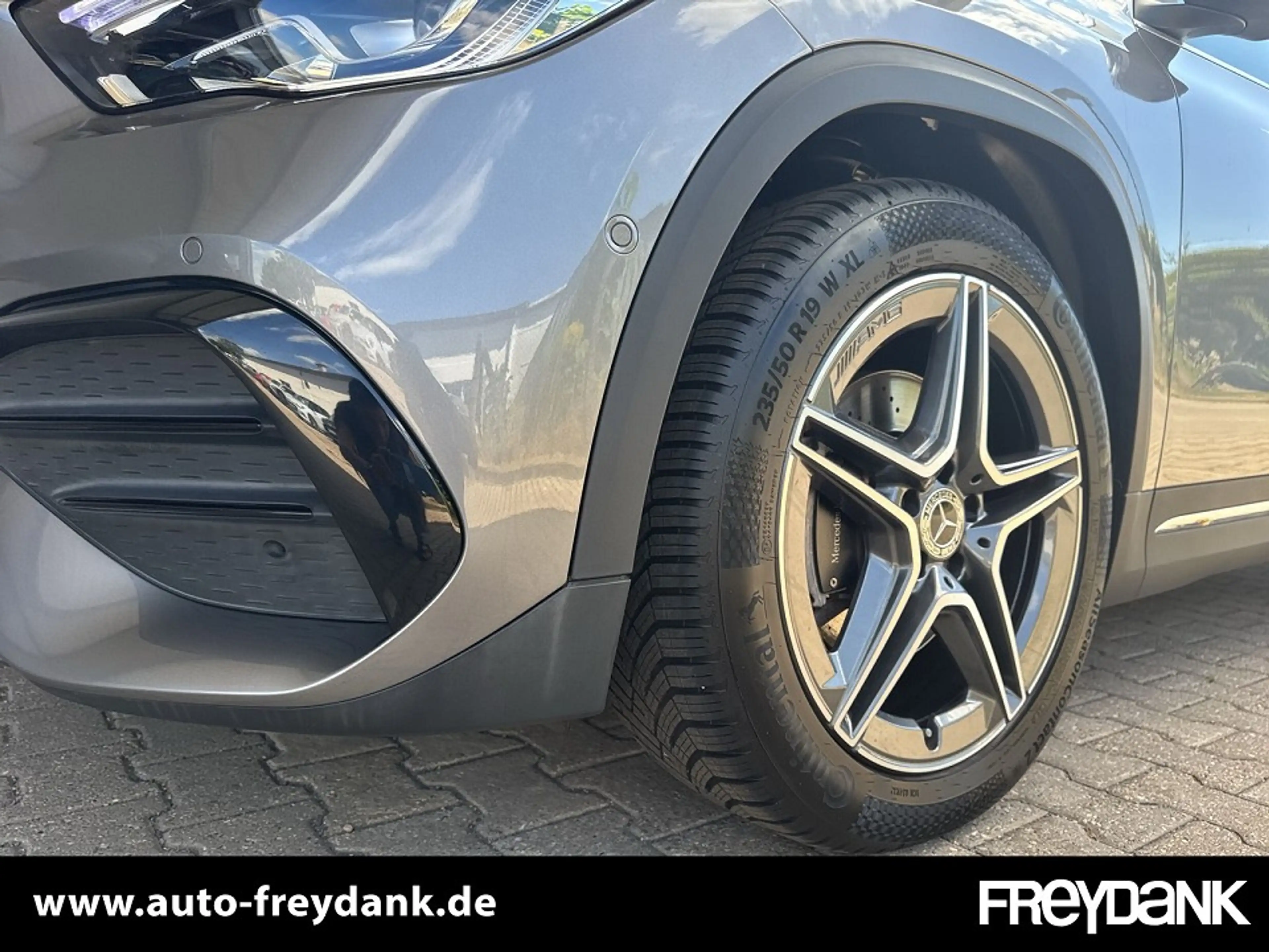 Mercedes-Benz GLA 200 Aut. AMG Line LED Keyless Park — photo 6