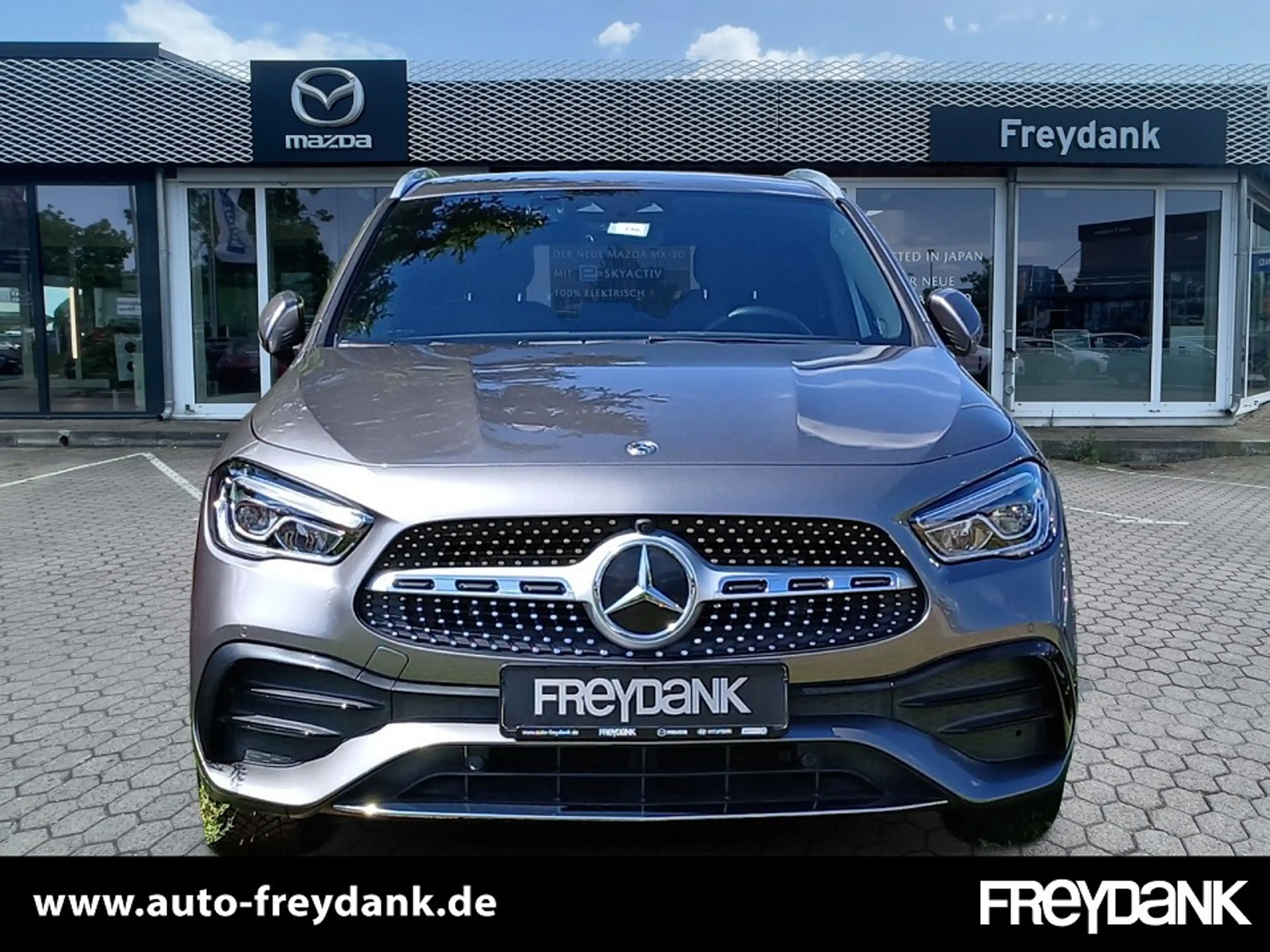 Mercedes-Benz GLA 200 Aut. AMG Line LED Keyless Park — photo 5