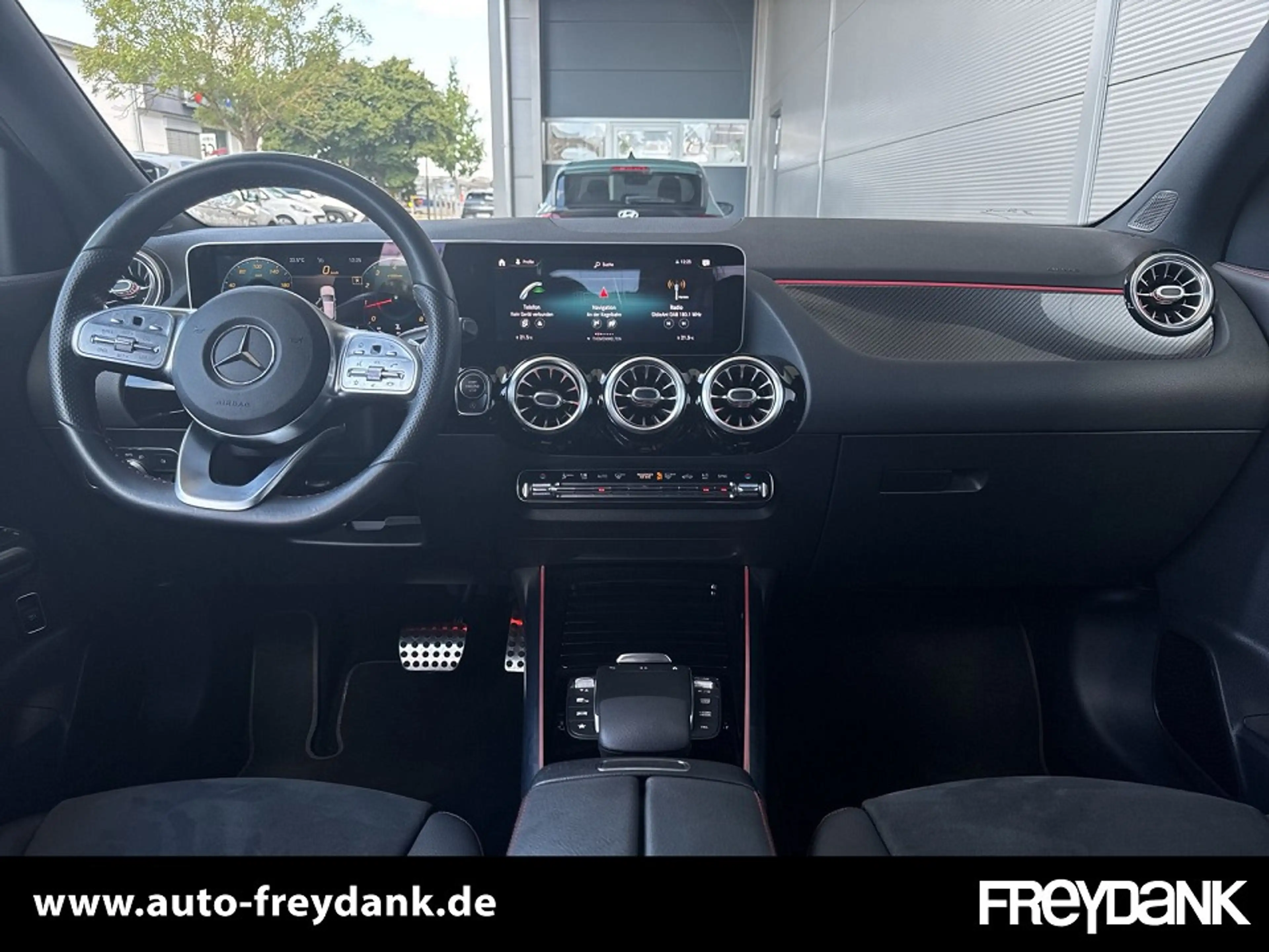 Mercedes-Benz GLA 200 Aut. AMG Line LED Keyless Park — photo 12