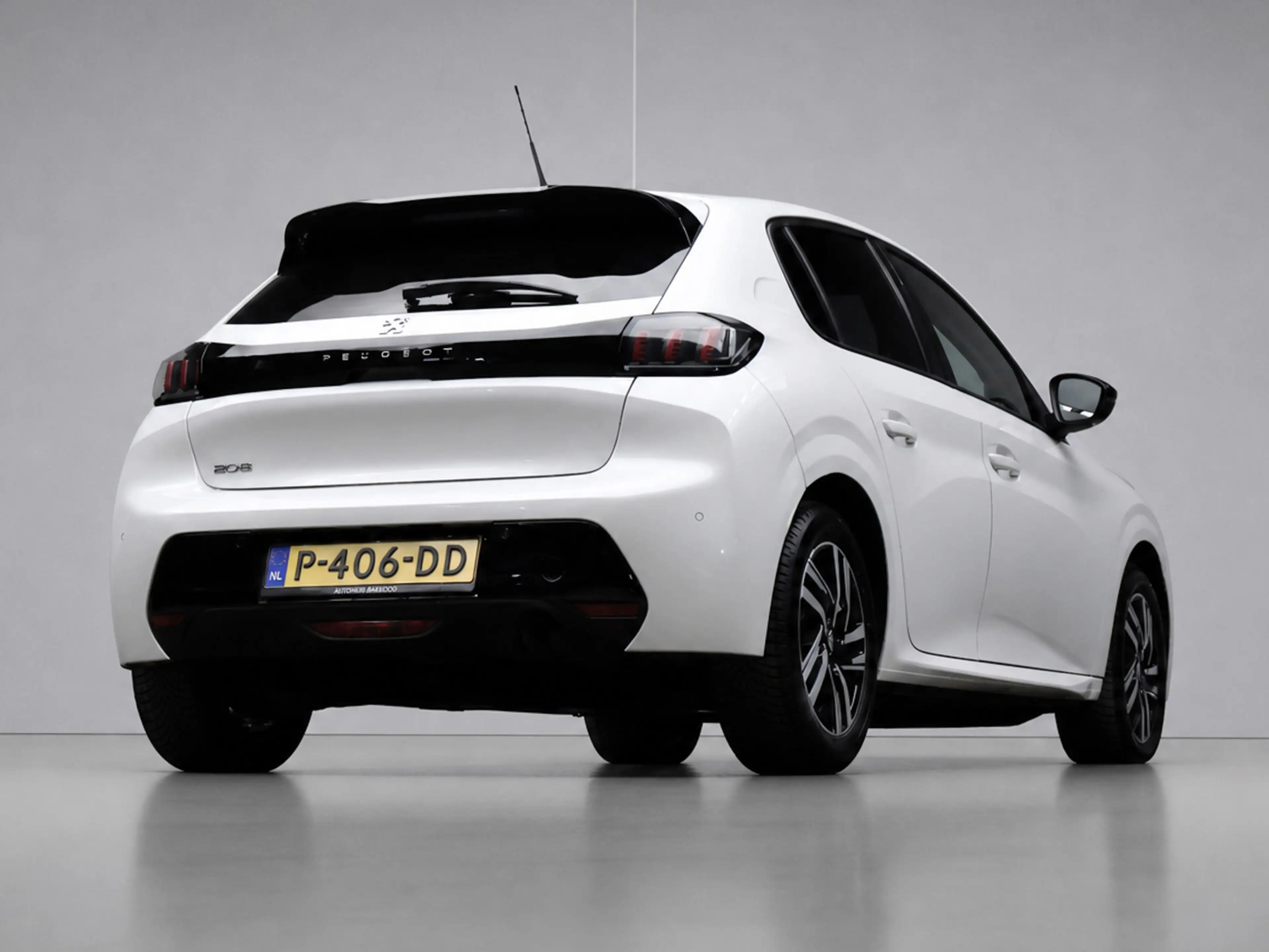 Peugeot 208 1.2 PureTech GT-line Sport (APPLE CARPLAY,NAVI,CAM — photo 5