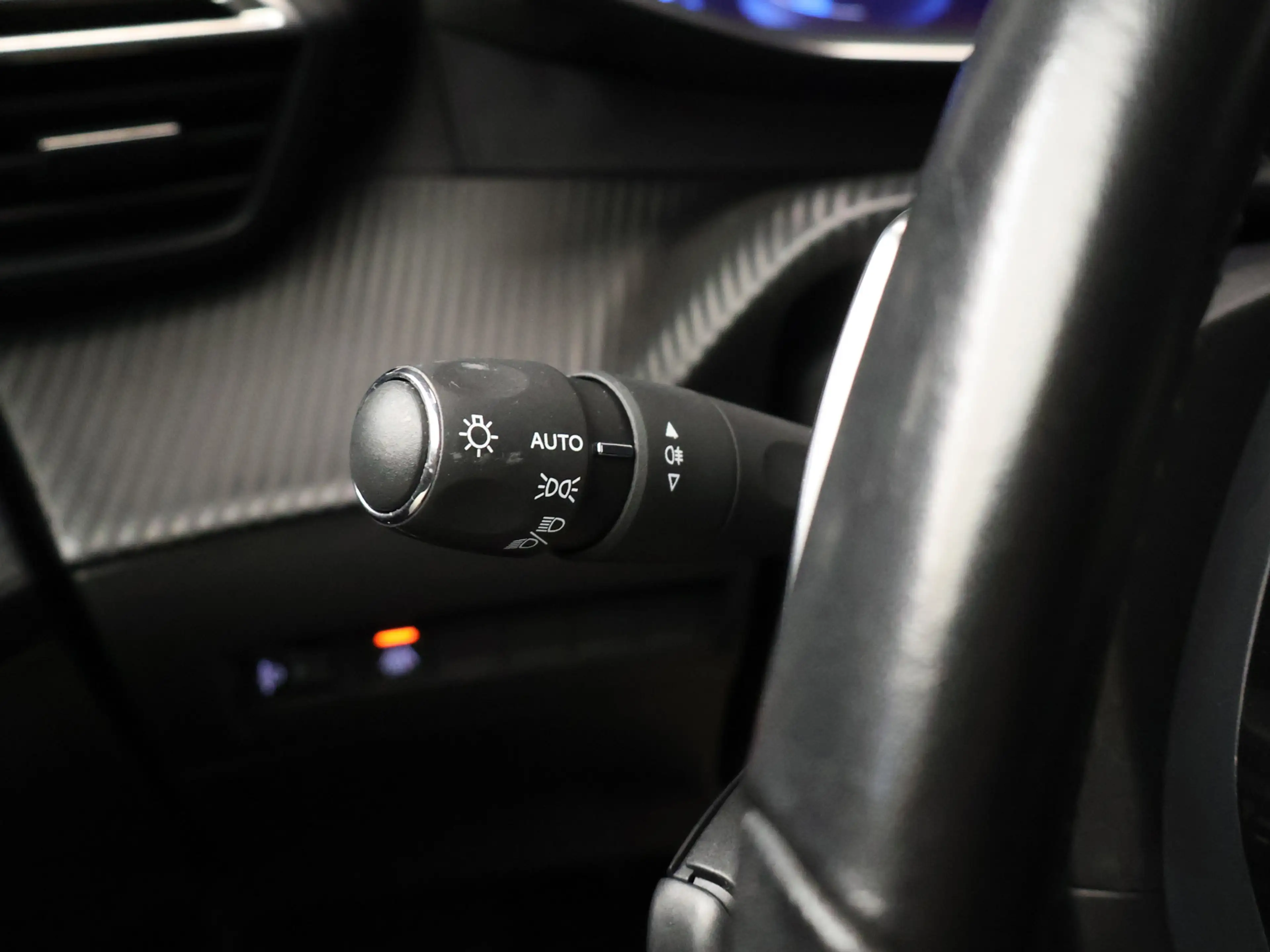 Peugeot 208 1.2 PureTech GT-line Sport (APPLE CARPLAY,NAVI,CAM — photo 8