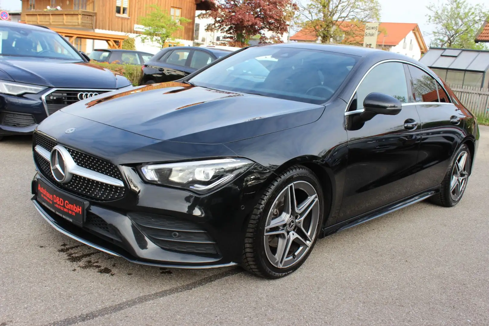 Mercedes-Benz CLA 180 d AMG-line Schwarz - 1