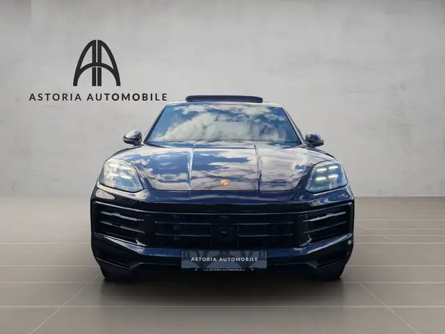 Porsche Cayenne view 2