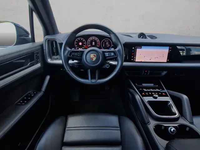 Porsche Cayenne view 9