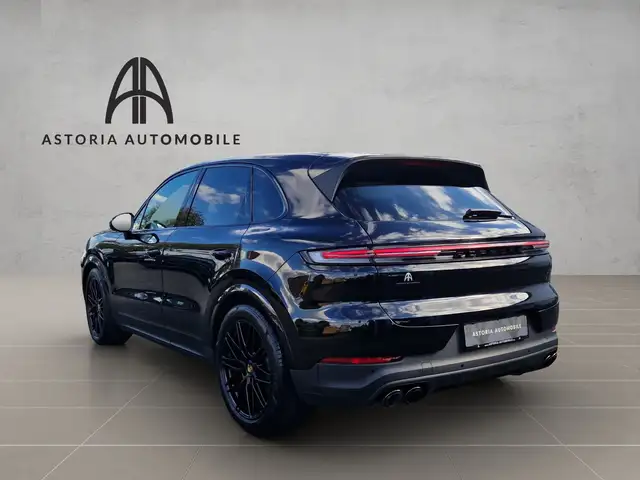 Porsche Cayenne view 7