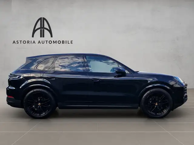 Porsche Cayenne view 6
