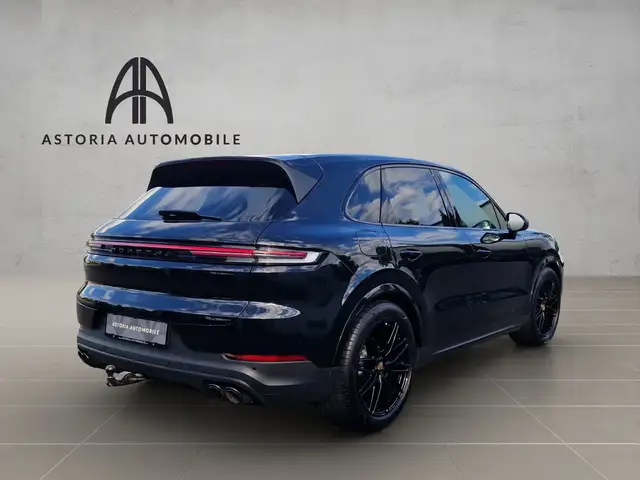 Porsche Cayenne view 8