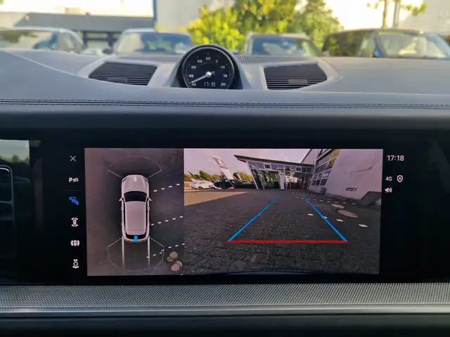 Porsche Cayenne view 13