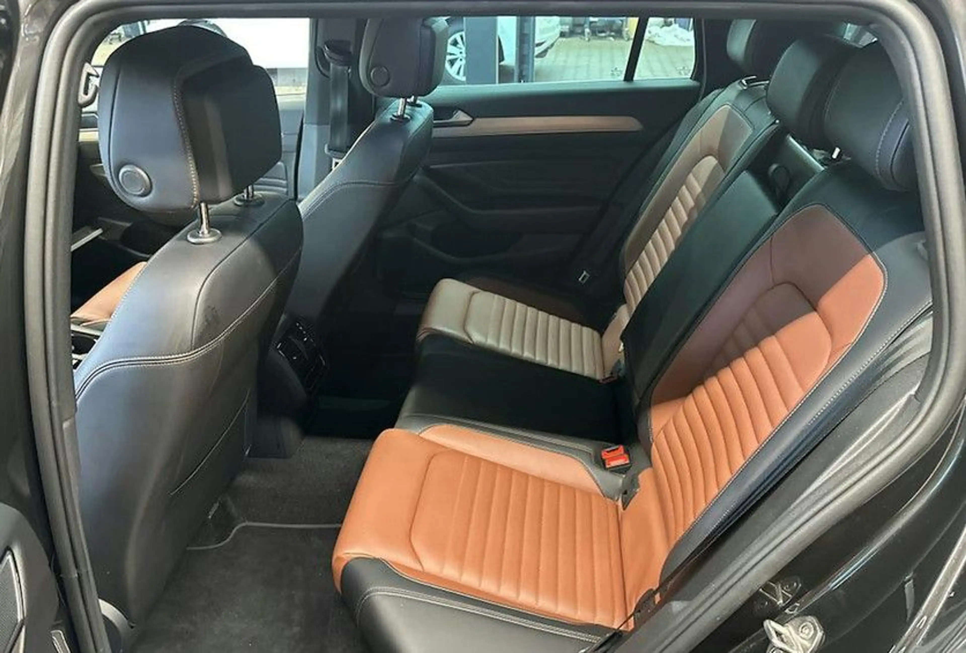 Volkswagen Passat Variant 2,0 TDI ACC AHK DSC LEDER — photo 8