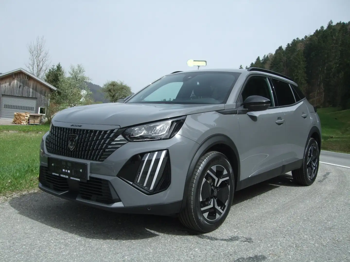 Peugeot 2008 Allure PureTech 130 EAT8 Grau - 1