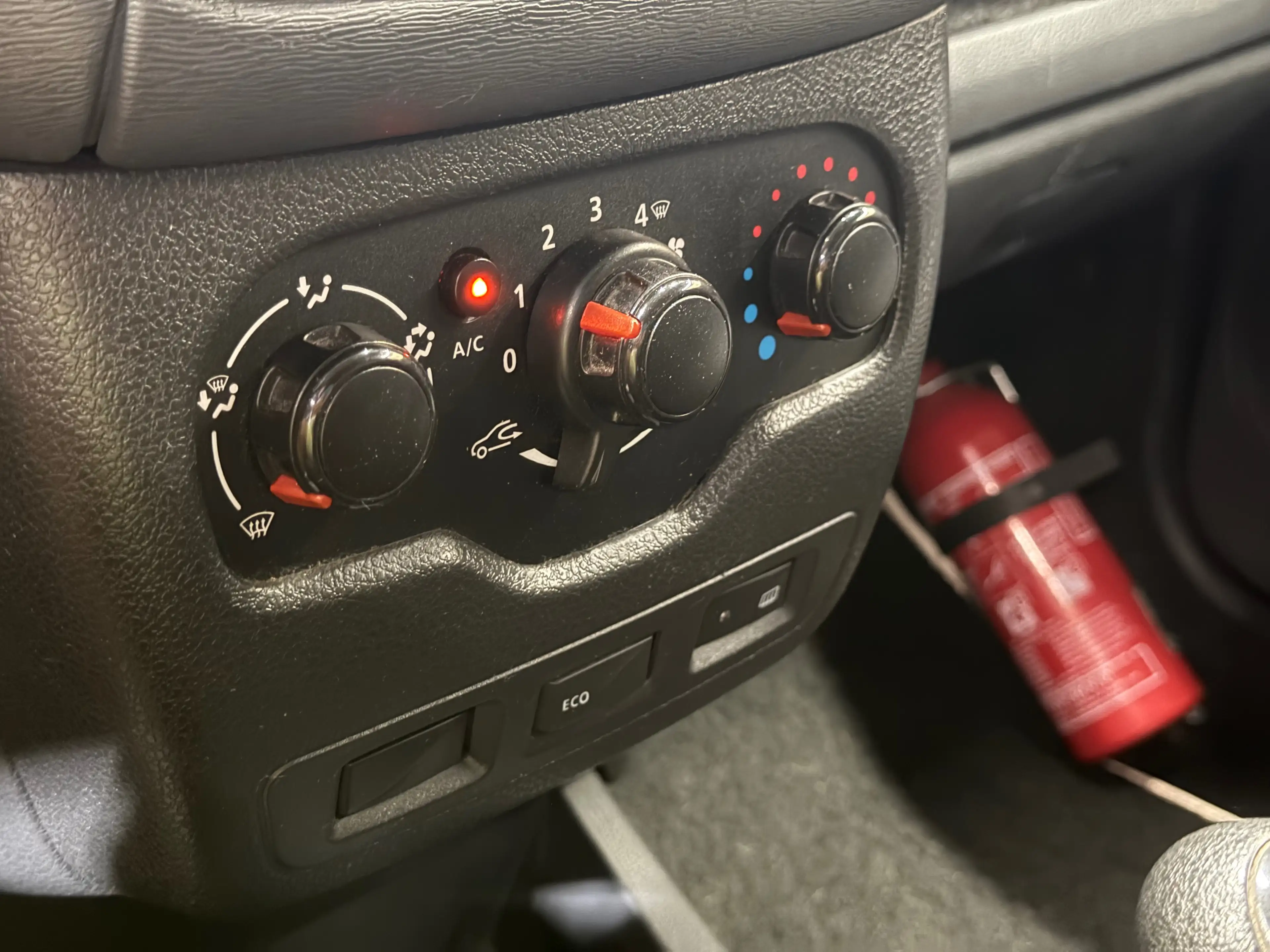 Dacia Dokker 1.2I UTILITAIRE ** GARANTIE 12 MOIS ** — photo 9