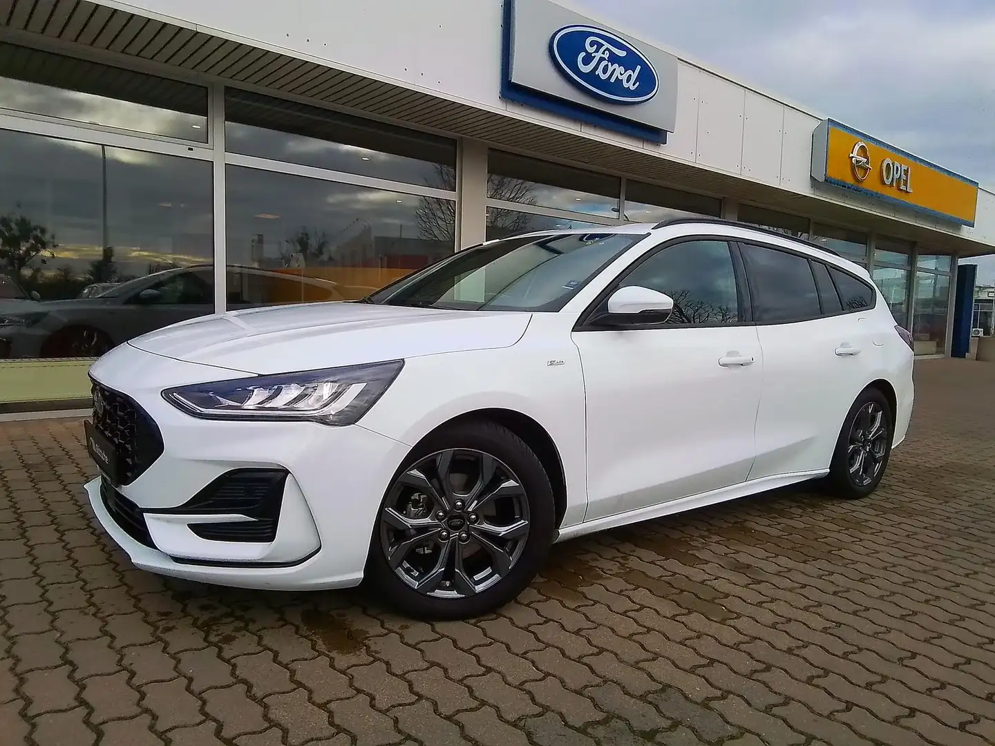 Ford Focus ST-Line X 1.0 EcoBoost LED/Navi/SHZ/Kamera Blanc - 2